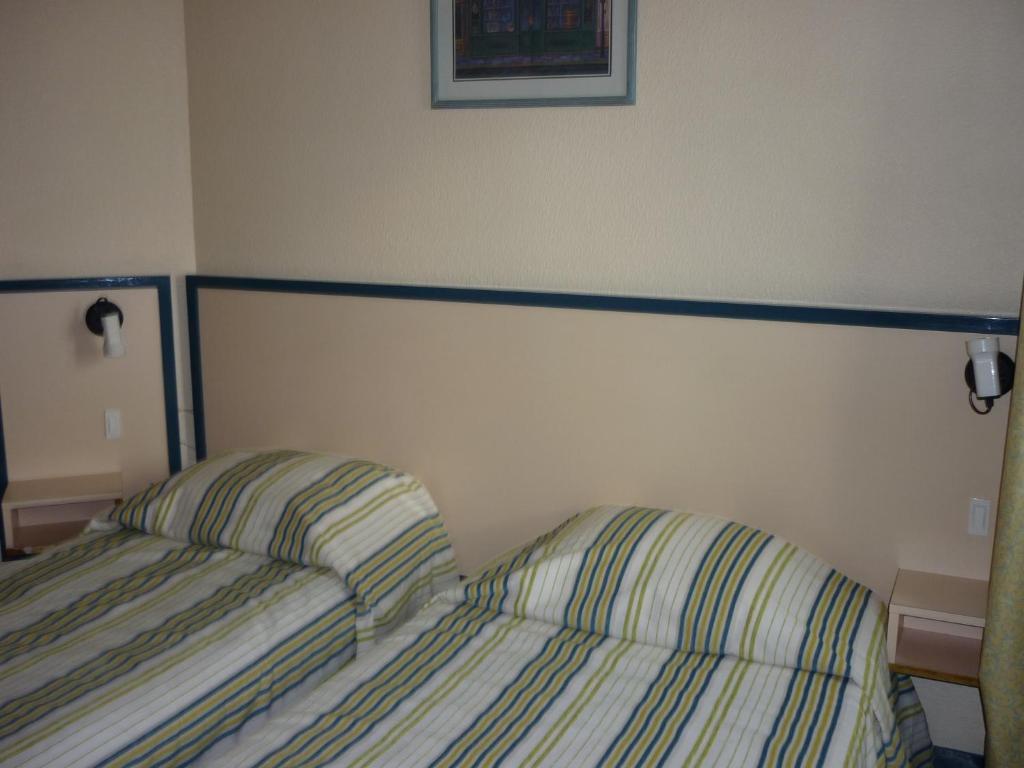 Hotel Entre 2 Mers Proche Bordeaux Carbon-Blanc Стая снимка