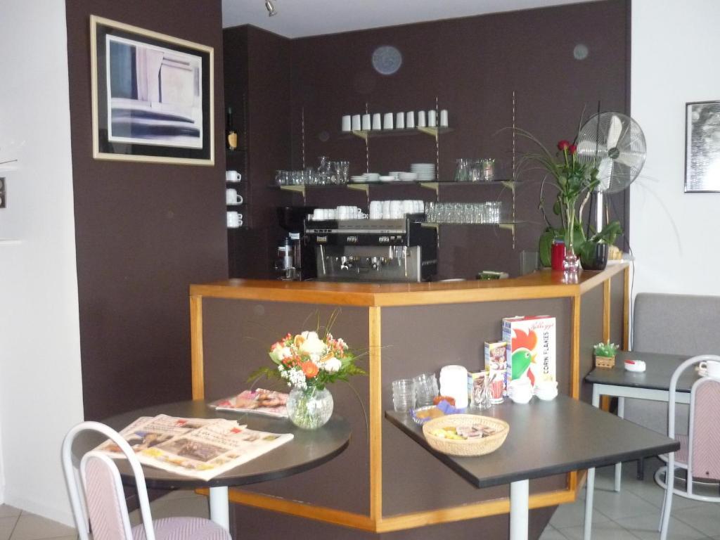 Hotel Entre 2 Mers Proche Bordeaux Carbon-Blanc Екстериор снимка