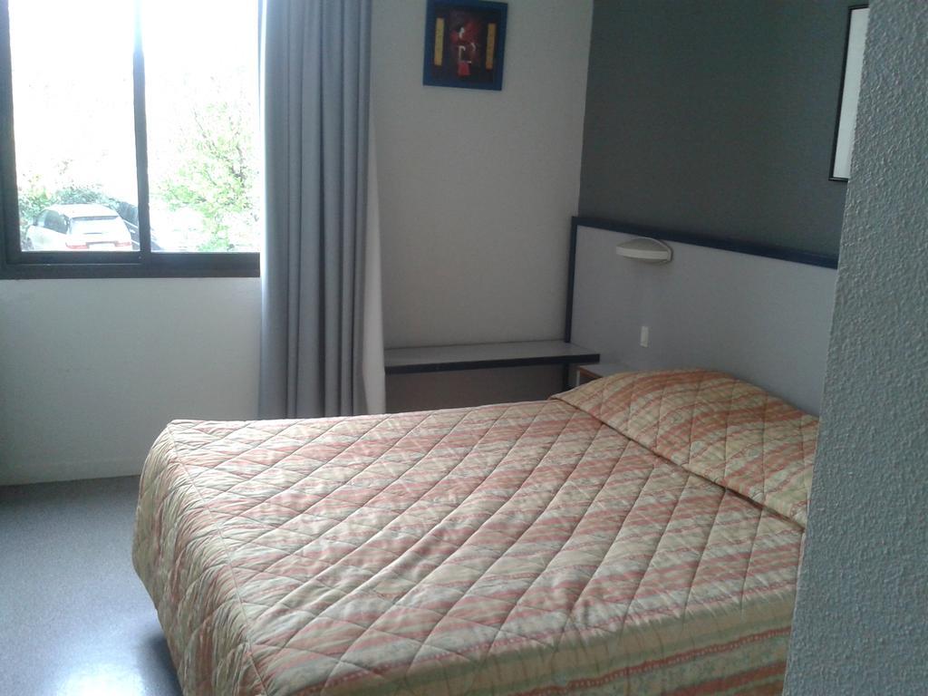 Hotel Entre 2 Mers Proche Bordeaux Carbon-Blanc Стая снимка
