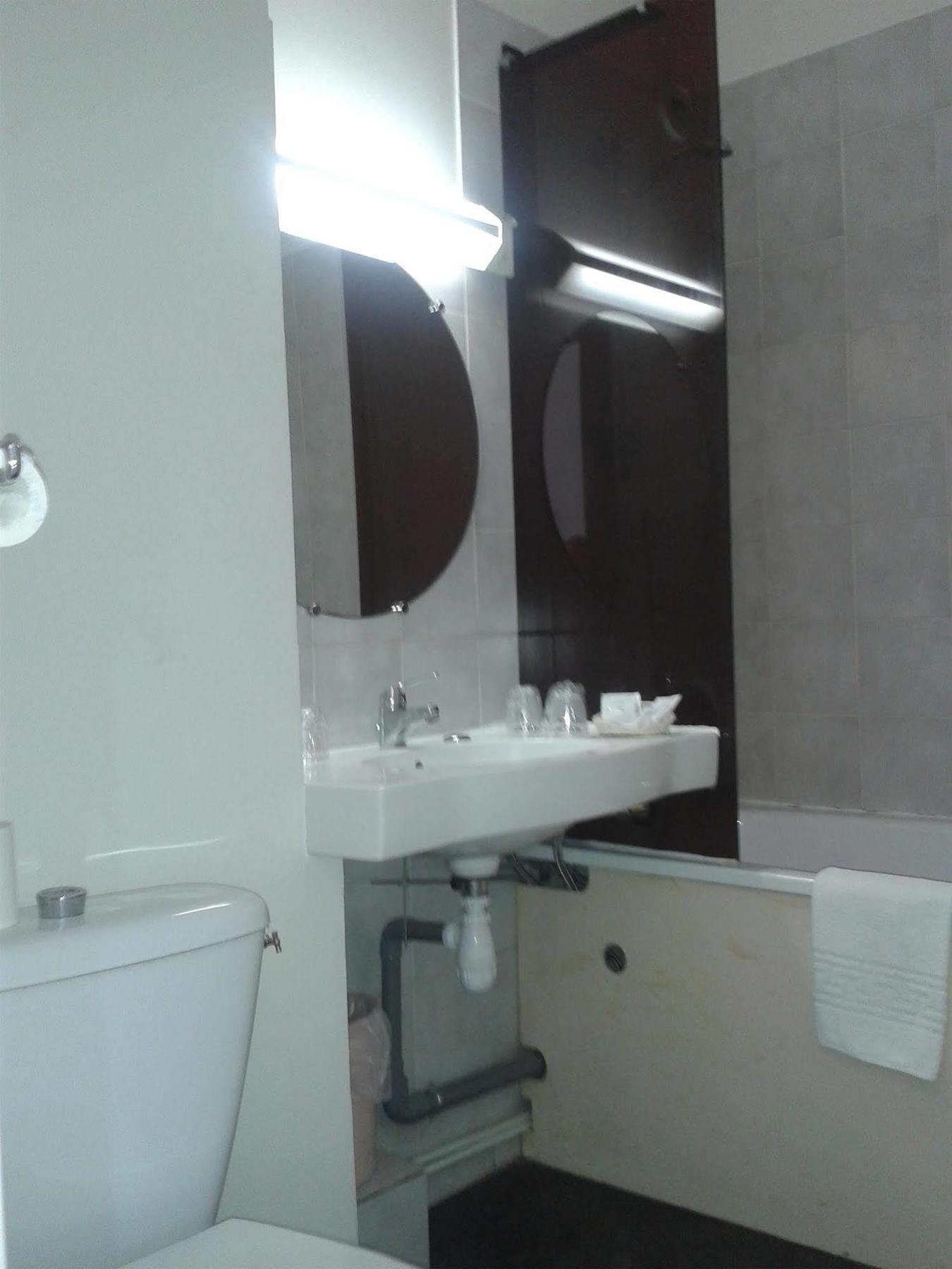 Hotel Entre 2 Mers Proche Bordeaux Carbon-Blanc Екстериор снимка